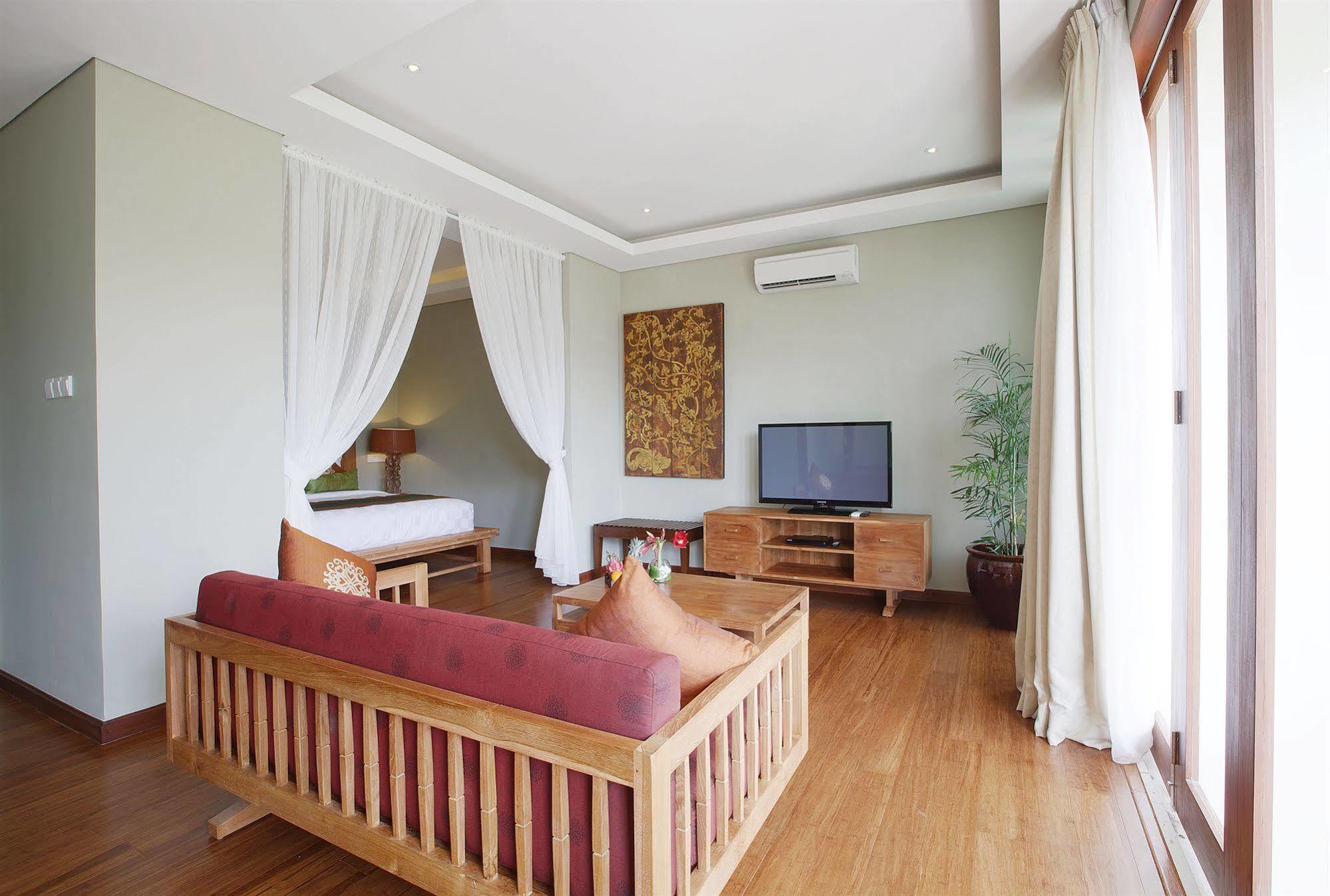 Kampoeng Villa Bali Kuta Lombok Exterior foto